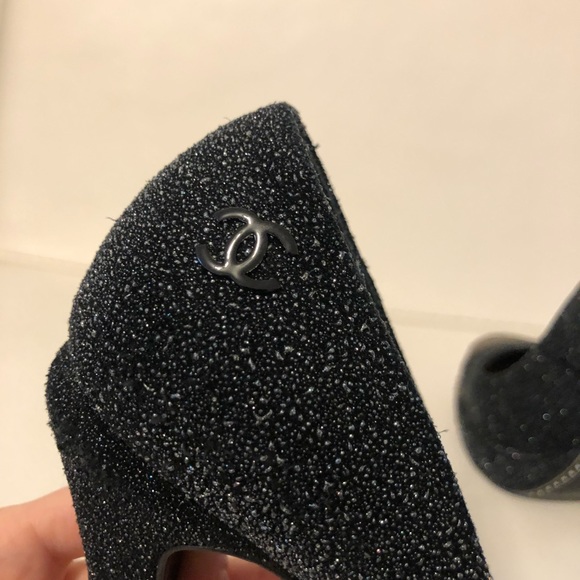 Chanel Multicolor Round Top Pump Heels Size 39 $1295 - Picture 5 of 9